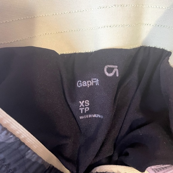 Camo athletic GapFit shorts - Picture 3 of 3